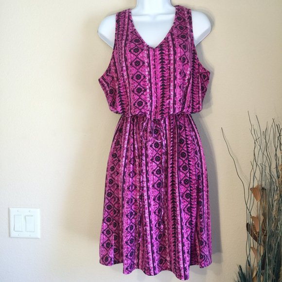 Dresses & Skirts - Pink & black print dress or swim cover up